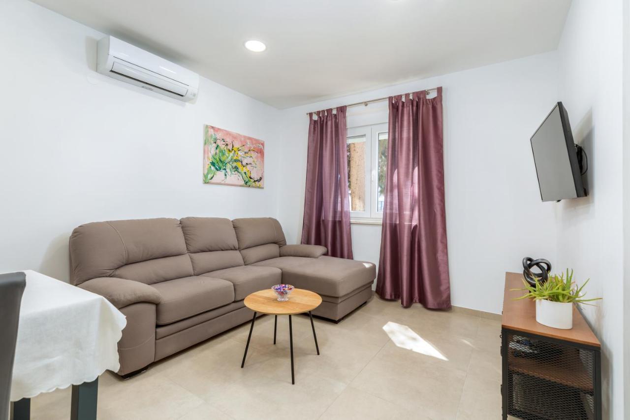 Apartment Lorilu Pula Exterior foto